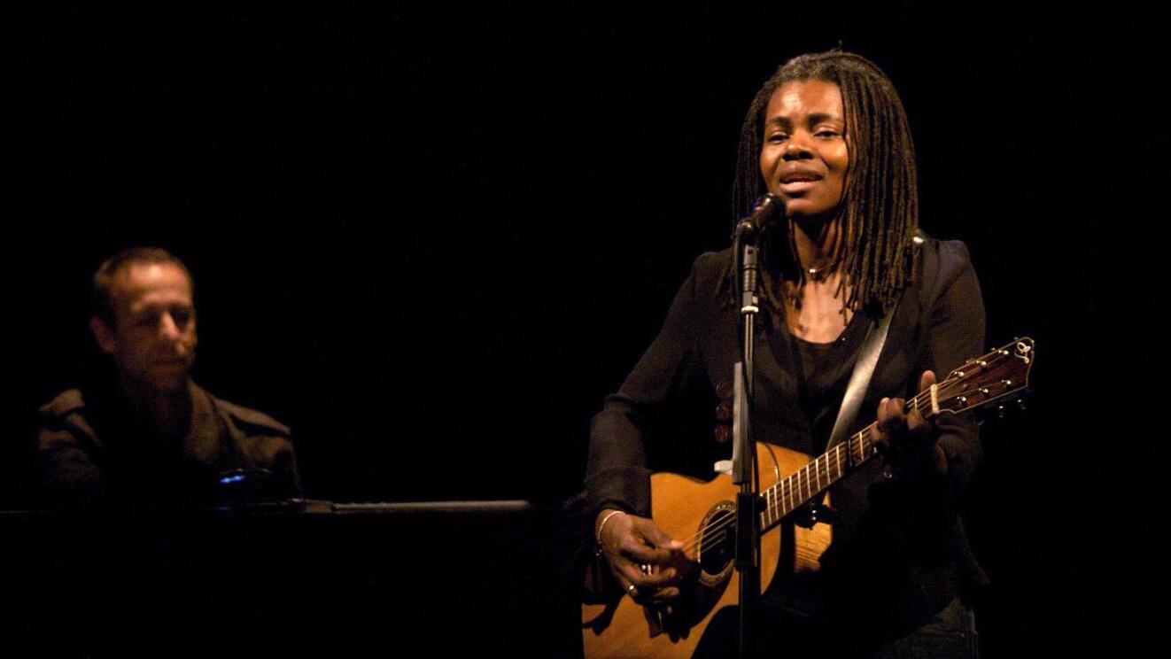 ‘Fast Car’ remake helps Tracy Chapman make country music history